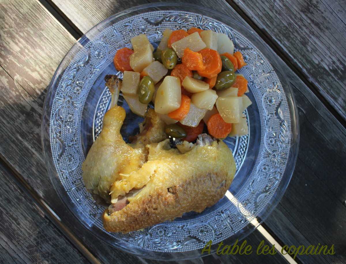 Canette aux petits légumes, navets, carottes et olives vertes