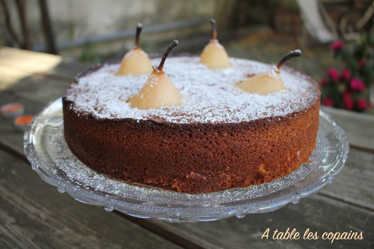 Gâteau d'automne aux poires, amandes et épices